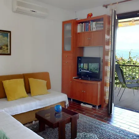 Greenview Apartment